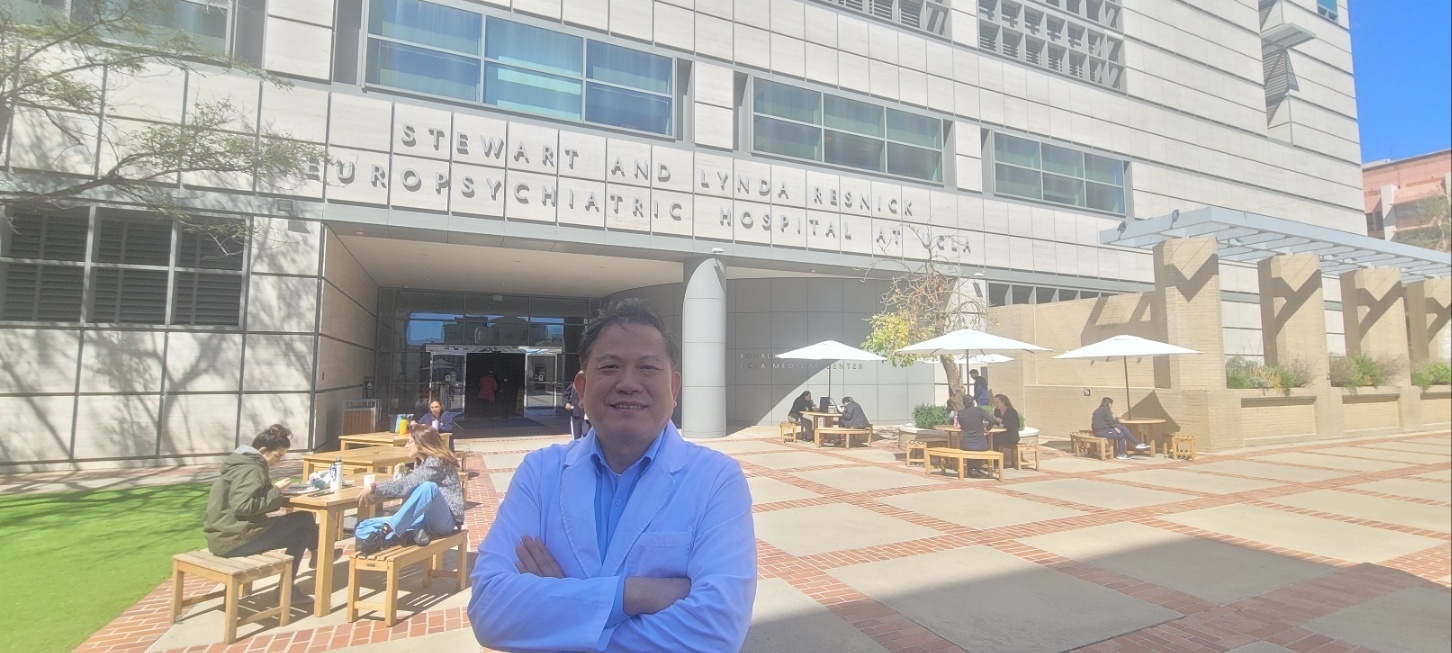 Resnick Neuropsychiatric Hospital at UCLA 앞